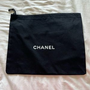 Chanel bag slip bag black freshly pressed